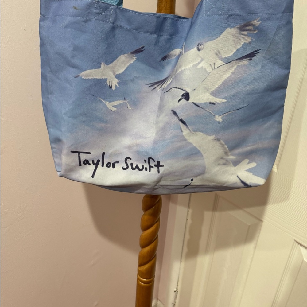 Taylor Swift 1989 Tote - Picture 6 of 9
